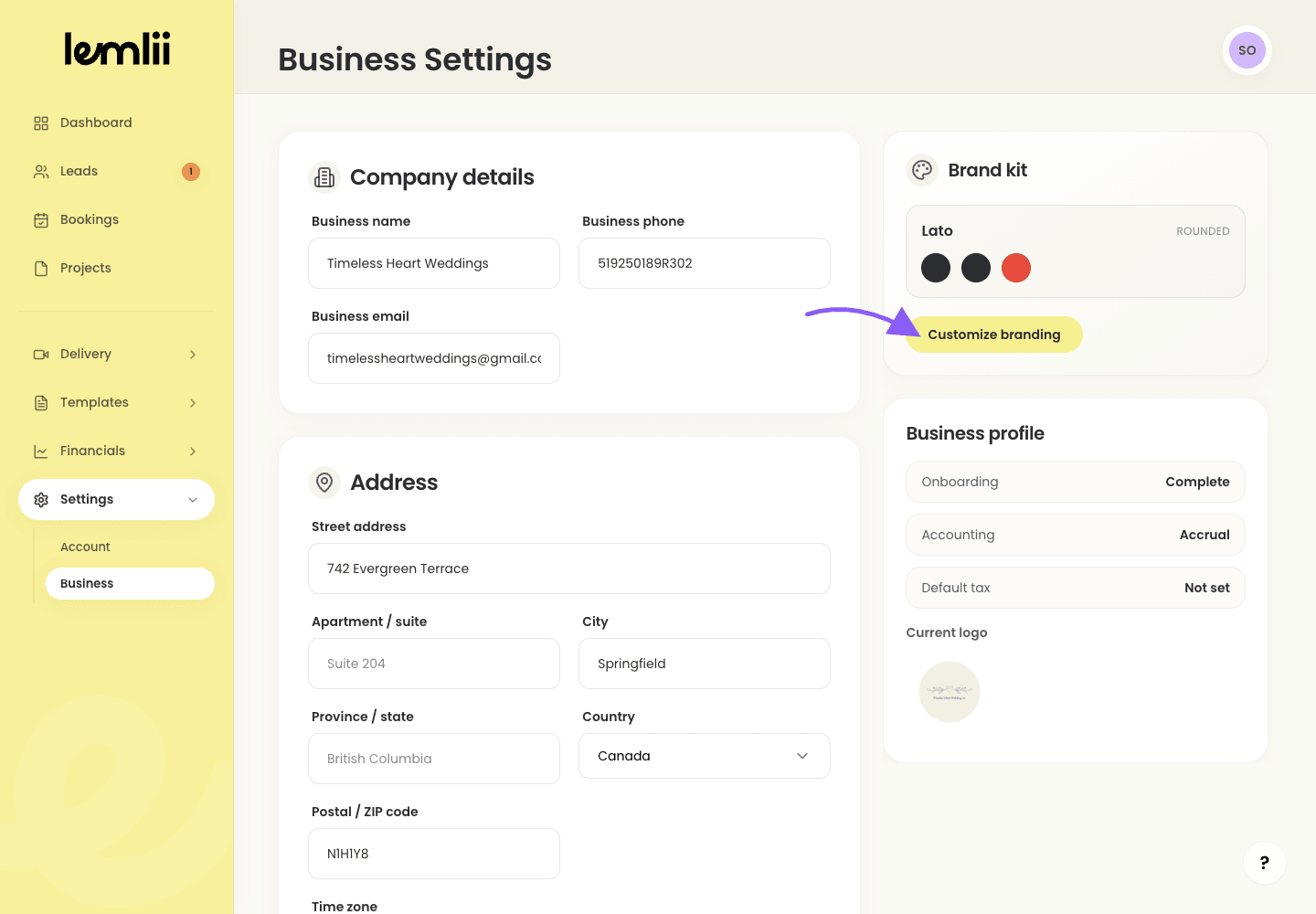 Lemlii Business Settings Brand kit card with the Customize branding button highlighted.